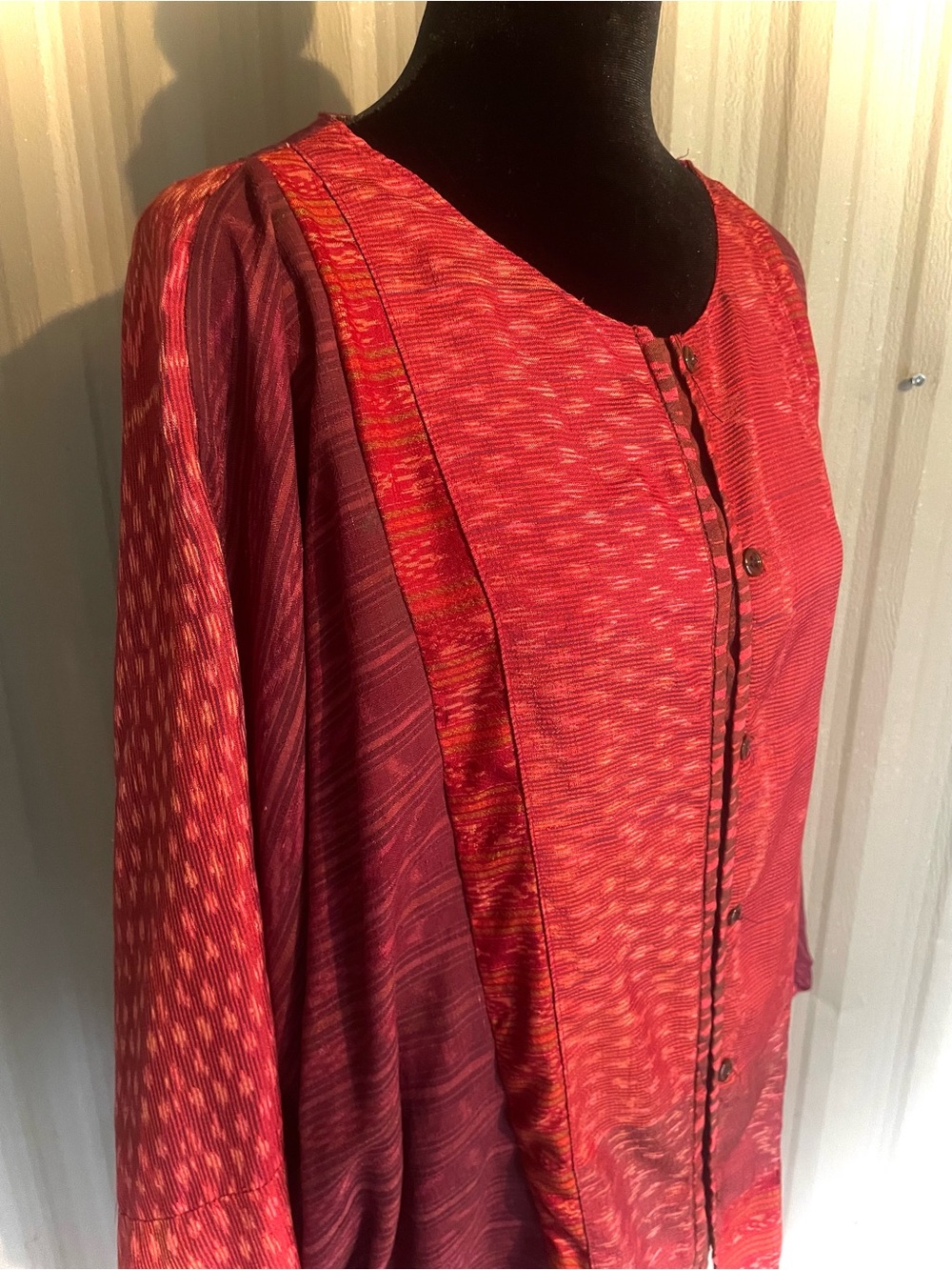 RARE VTG Artisan Top Samui Trading Santa Fe Style Batwing Deep Reds Ikat Silk ?